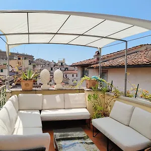 Apartment Borgo San Jacopo Penthouse By 360rentals, Florence