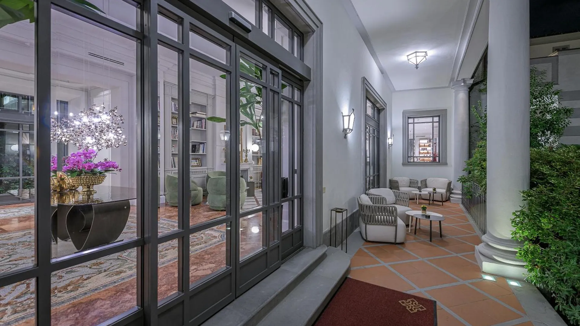 Palazzo Montebello Florence 4*,