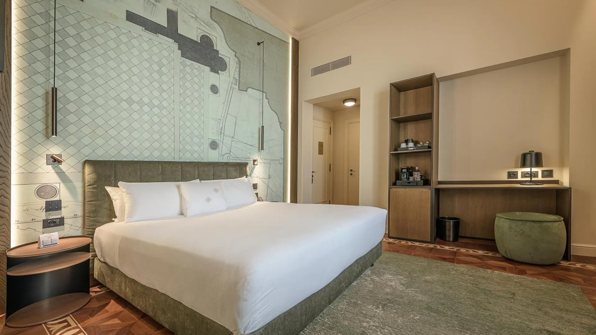 Palazzo Montebello Florence 4*,